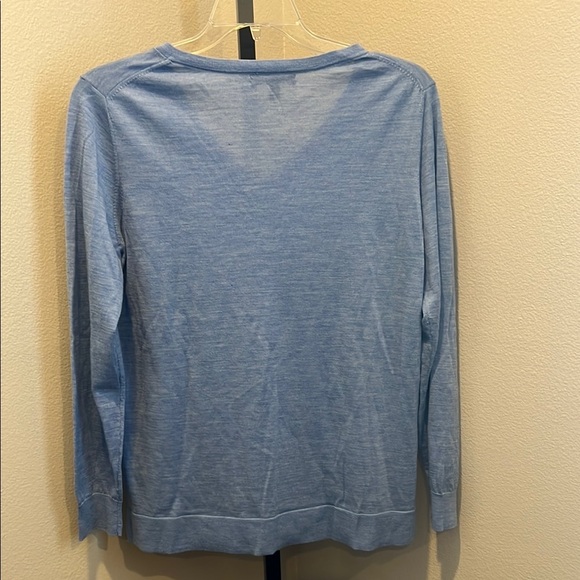 Banana Republic Blue V-Neck Sweater Lightweight Knit - Picture 3 of 3